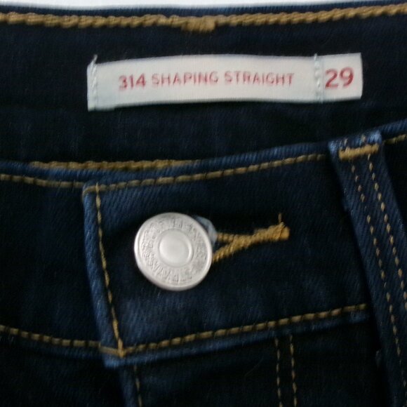 Like New Levi's 314 Shaping Straight Leg Jeans 29 x 28.5 Dark Blue Wash - Picture 6 of 14